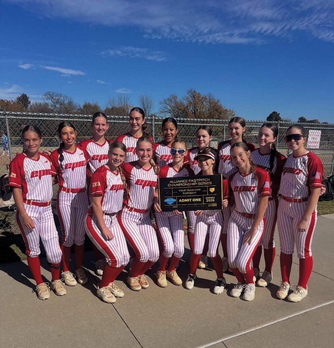 emryheb's tweet photo. @epicnational14u punched our ticket this weekend and that was the goal. Came up short Sunday but it was a very successful fall season with the girls! Looking forward to some family time over Thanksgiving &amp; Christmas then getting back together to achieve more goals &amp; get better! https://t.co/kYorg7lKHO