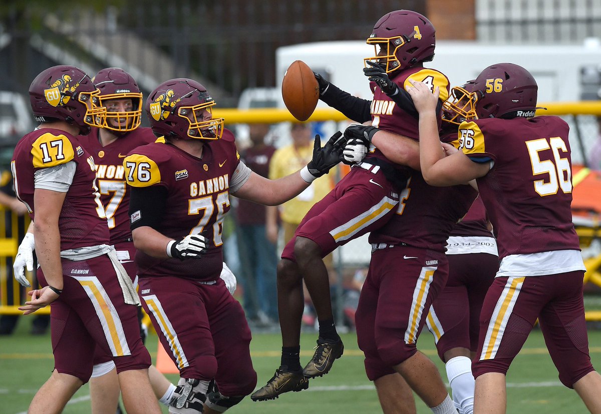 TalonEngasser's tweet image. After a great conversation with @CoachEPratt I am honored to have received an offer from Gannon University! 
@ubring @RedDevilsCLFB @ClarenceDevilFB @TrenchTrophy @LITMINC @FootballGannon @WNYAthletics