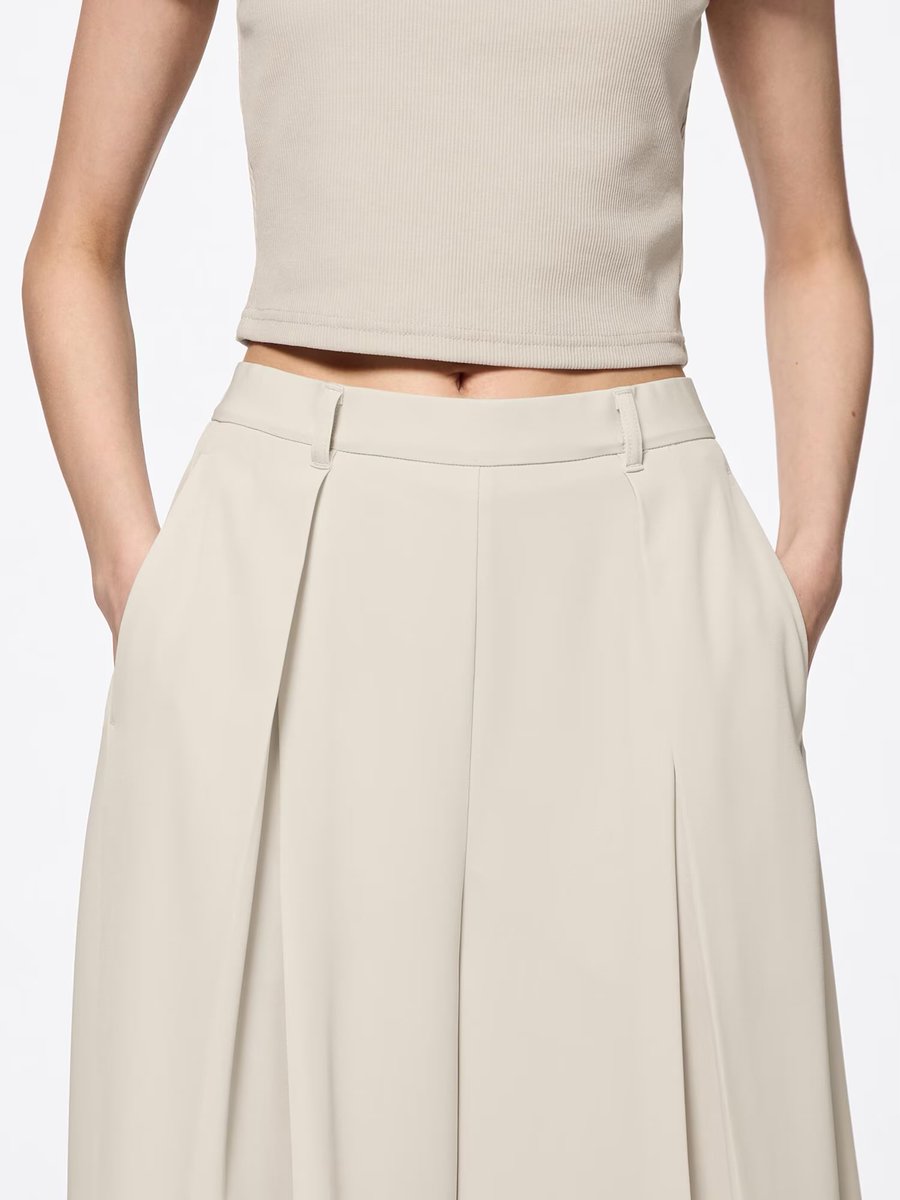 baekmingoo2's tweet image. Drape Culots Q
📁: gu-global.com/jp/ja/products…

💰 155,000 | DP 135,000
Avail Black [ S-L ]
Natural [ XS-XL ]

🏷️ jastip hc jp jepang GU sale promo web outfit celana kulot