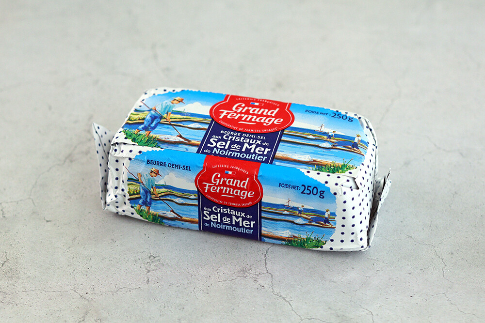 holicatyou's tweet image. 바다 소금 결정이 버터 속에서 바작바작 씹히는, 발라먹는 버터중에서 대한민국에서 구할 수 있는 버터 중 최고사양인데, 왜 끌고 나왔냐면, 약간 할인가로 들어와있음. 원래 수입량이 안많아서 세일도 이벤트할만큼은 없어서 필하신 분만 후딱 오시면 되시겠읍니다. ;ㅁ; cheesequeen.co.kr/goods/view?no=…