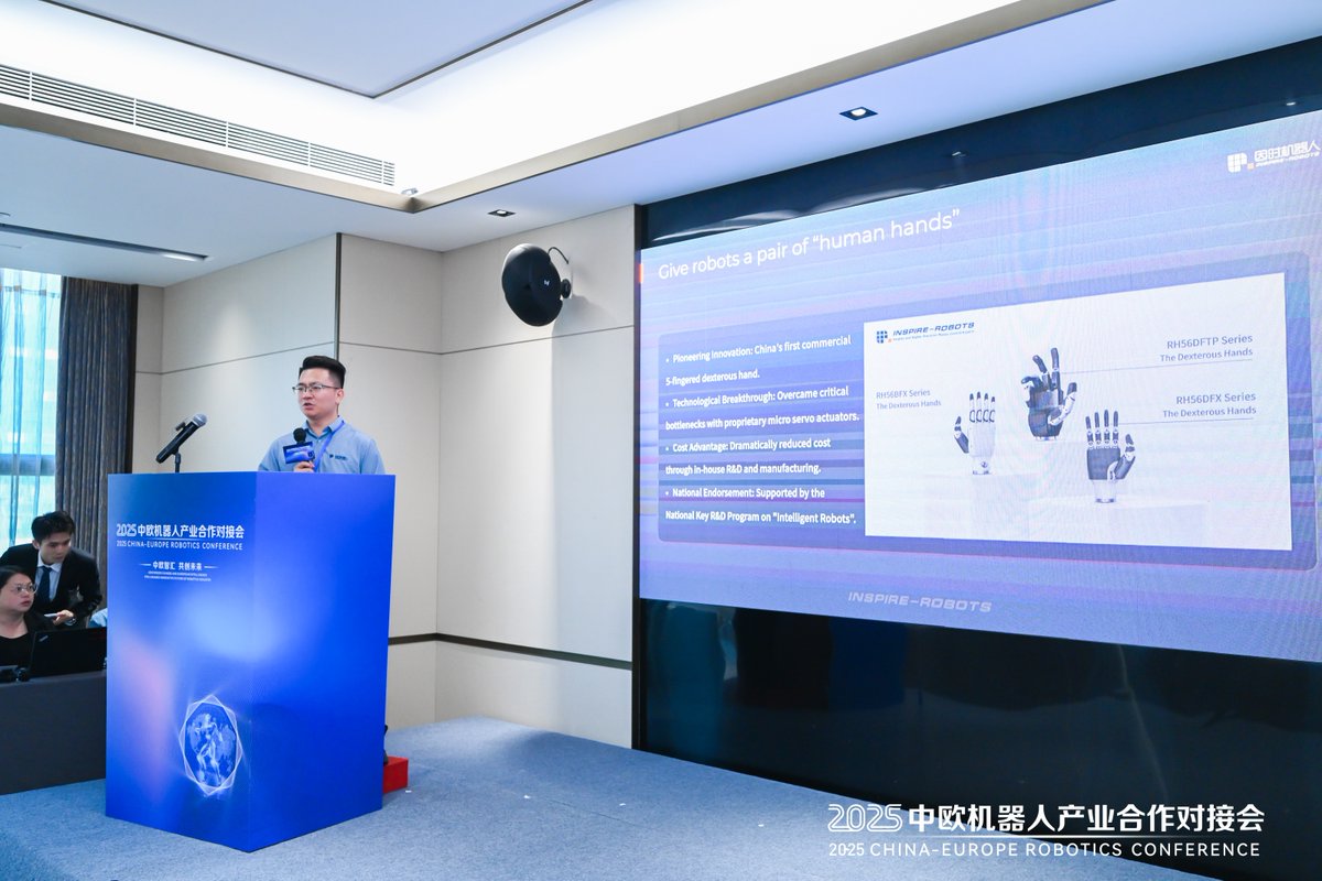 Inspire_robots's tweet image. 🤩 INSPIRE ROBOTS at 2025China-Europe Robotics Conference 🤝 
General Manager Mendel was invited to attend the event and delivered a keynote speech on the theme “From Core Components to System-Level Capabilities.”