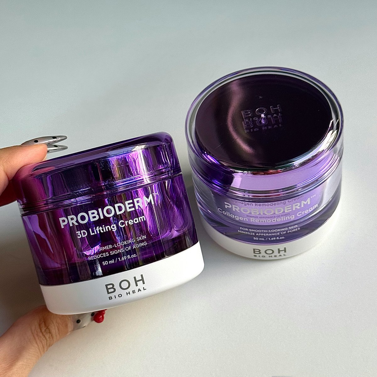 ขึ้นแท่นครีมลูกรักตัวใหม่ตัวจบครบทุกปหผิววัย30+ ครีมปุกม่วงของ Probioderm คือดีมั่กก 💜 ก่อนนอนทาน้องม่วงเข้ม ตื่นมารู้สึกได้เลยว่าผิวกระชับมาก ริ้วรอยก็ดูจางลง ตามด้วยม่วงอ่อนใช้ทากลางวัน ช่วยให้ผิวฟูยิ่งขึ้นไปอีก ผิวหน้ากระชับ รู้สึกได้เลยว่าหน้าเด้งฟูทั้งวัน   
ปุกนึงใหญ่อยู่