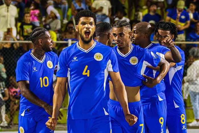 CifutBR's tweet image. HISTÓRICO!🚨

CURAÇAO SE CLASSIFICOU PRA COPA DO MUNDO E SE TORNA O MENOR PAÍS A DISPUTAR UMA EDIÇÃO DA COMPETIÇÃO!🇨🇼

Simplesmente uma população de 156 mil pessoas e nenhum jogador do time NASCEU no país!🤨

BIZARRO!