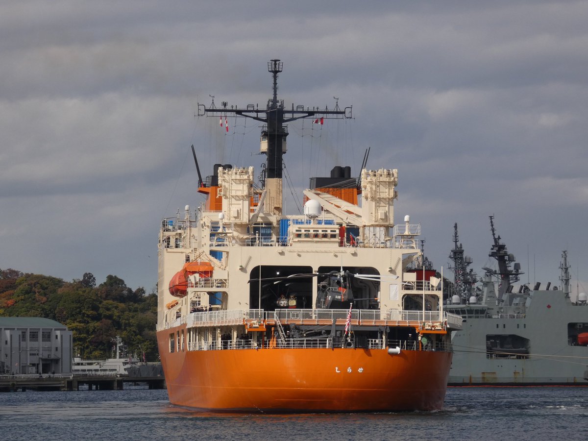 MICHIYAM's tweet photo. 砕氷艦「しらせ」、第67次南極地域観測隊本隊乗せて南極へ向けて出国しました。
ご安航を祈ります。(-人-) https://t.co/sbaLO4Gtvv