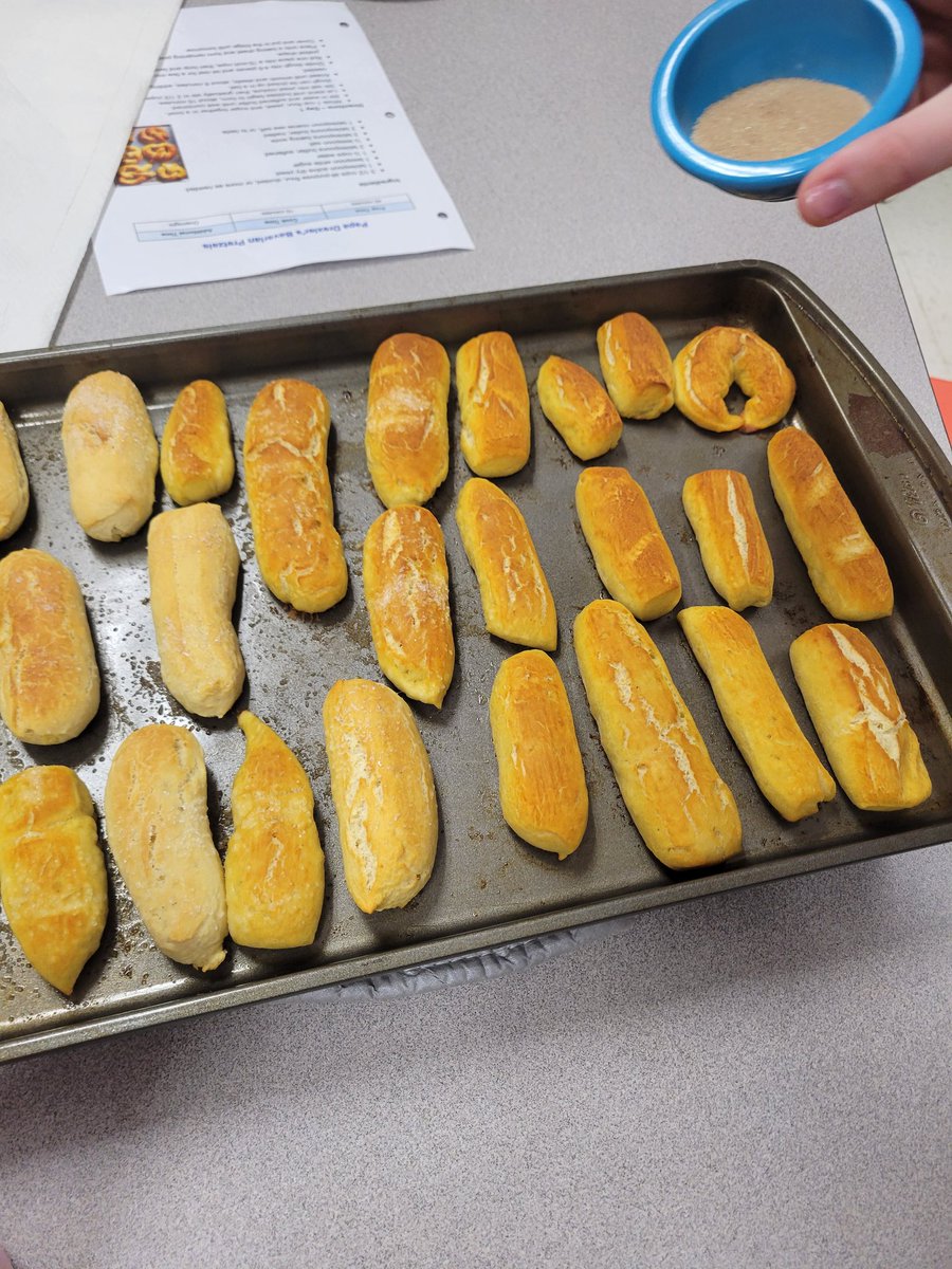 Anderson_FCS's tweet image. Our soft pretzels aren&apos;t traditional in shape, but they are traditional in taste - maybe even better. The homemade icing put Auntie Anne&apos;s to the test!! #GlobalFoods #CookingClass #AHSisFamily