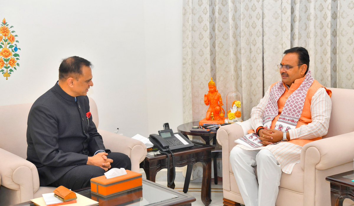 svoruganti1466's tweet photo. Courtesy call on Hon’ble Chief Minister on assumption of office, sought his guidance to advance Next Generation Administrative  Reforms in Rajasthan.

Dt 18 November 2025 https://t.co/UMtg1ALzRW
