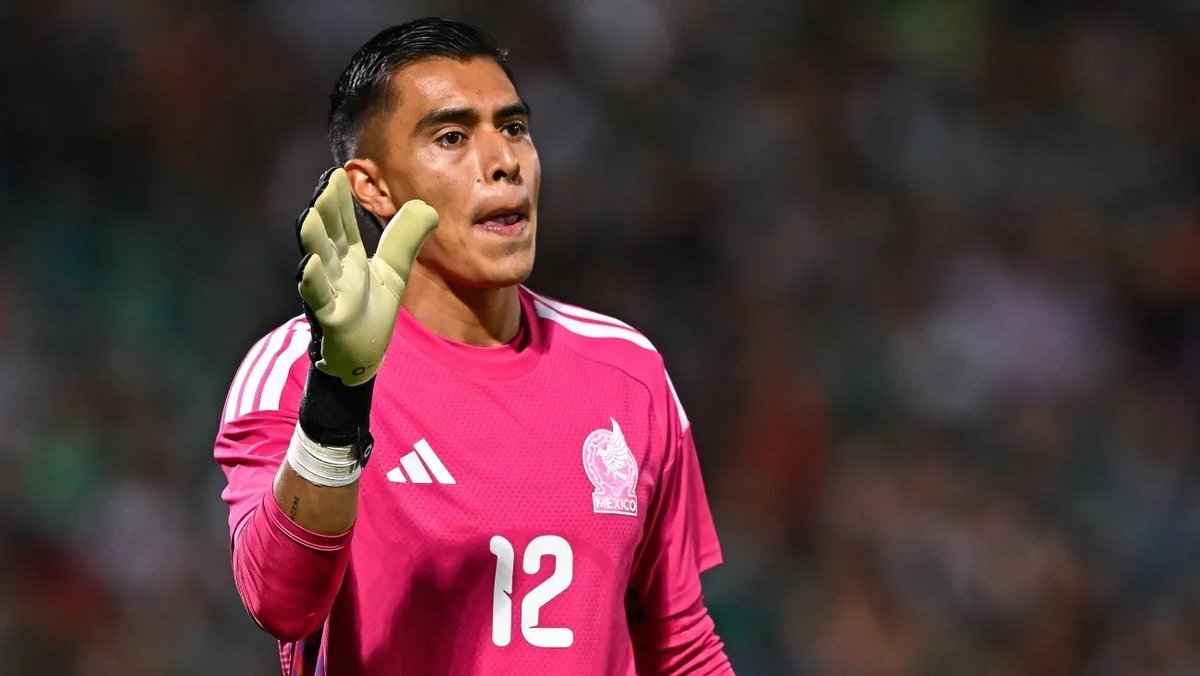 Jesus_Bernal's tweet photo. Sin jugar, el Tala Rangel sigue avanzando en la carrera por ser titular de México en el Mundial. https://t.co/53slrqYRvm