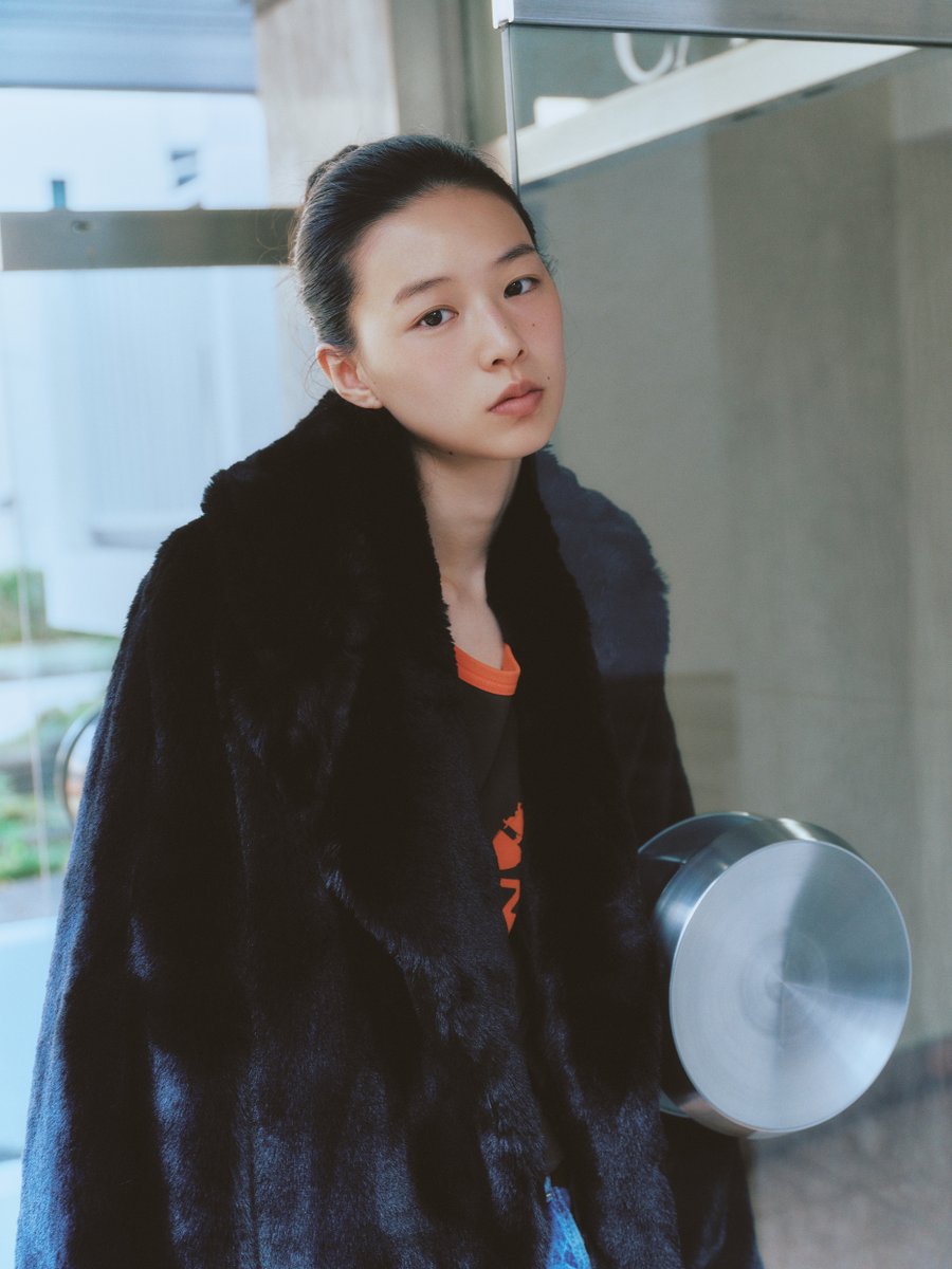 片山友希／俳優
droptokyo.com/freshsnaps/344…

京都出身の28歳。好きな食べ物はユッケと生ハム、趣味は料理。NHKよるドラ「いつか、無重力の宙で」が放送中で、来年には自身が主演を務める映画｢FUJIKO｣が公開予定。

アウター、キャミソール、デニム／#HYSTERICGLAMOUR

#droptokyo #ストリートスナップ
