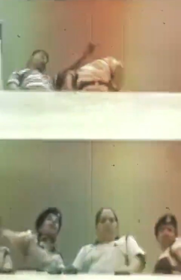 पॉश कॉलोनी में 13 घंटे तक चलने वाला ये ड्रामा किसी फिल्म से कम नहीं था!

कट्टा लेकर कमरे में घुसा सनकी आशिक और मॉडल को स्टांप पेपर पर जबरन "मैं तुमसे प्यार करती हूं" लिखवाने लगा!

लड़की चीख भी नहीं सकती बाहर पुलिस भी घुस नहीं सकती!
पूरा मोहल्ला सहमा हुआ और कमरे में हर सेकंड