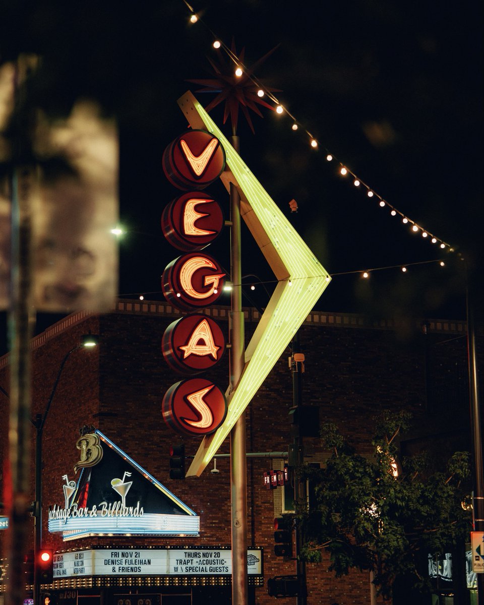 McLarenF1's tweet image. By night 💡