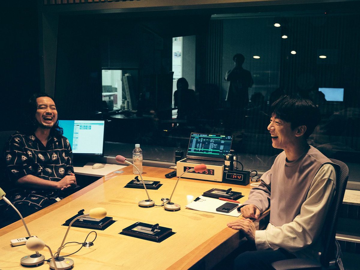 Creepy Nutsのラジオで

「好きな子とするLINE、この世で1番キモい文章」という題に対して

R指定「人は楽しい時にキモくなるよ、お互いキモくなれたかどうか、その壁を取っ払ってキモくなれて、どんどん剥き出しになっていけるから付き合える」

DJ松永「むしろキモい事言い合えるってのがいいよね」