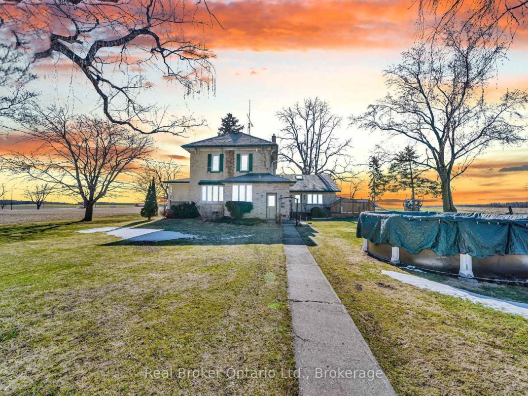 *PRODUCTIVE FARMLAND* HOBBYFARM FOR SALE!
farmmarketer.com/listing/fm/197…

Farm Type: Hobbyfarm
Acreage (Total): 94
Province: Ontario
Agent: Cor Van Gaalen

#Findyourdreamproperty #farmmarketer #farmrealestate #farmrealtor #cdnfarmers #farmlife #farmlifeisthebest #farm365 #forsale