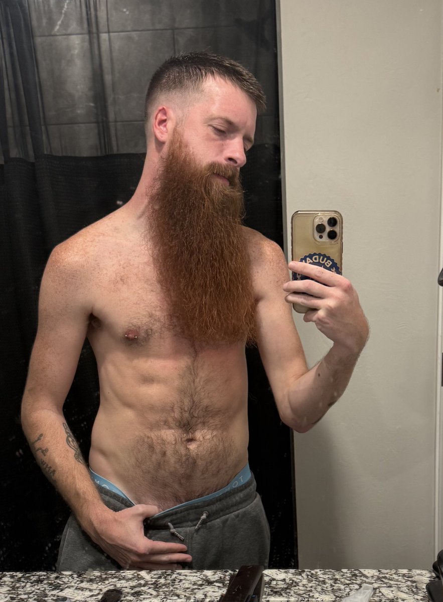 lthrdog's tweet image. Come snuggle this beard😊