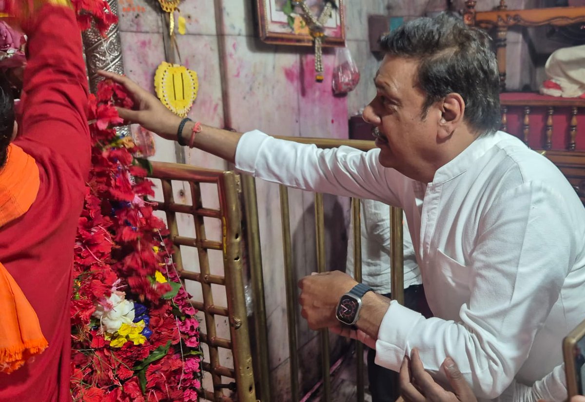 surendrasnaagar's tweet image. पश्चिम बंगाल के जनपद वीरभूम स्थित तारापीठ में माँ तारा के दर्शन करने का सौभाग्य प्राप्त हुआ।
माँ तारा सब पर अपनी कृपा दृष्टि बनाए रखें। 🙏✨