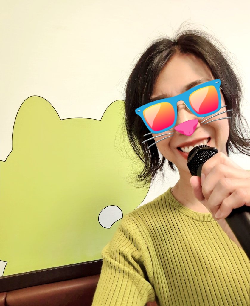 M_yan812's tweet image. 何だかんだで暫く歌えてなくて
仕事前にヒトカラ🎤
後ろのニャンコと恐ろしく
色被ってた🤣🤣🤣

#じゃろ組
#ヒトカラ
#まねきねこ