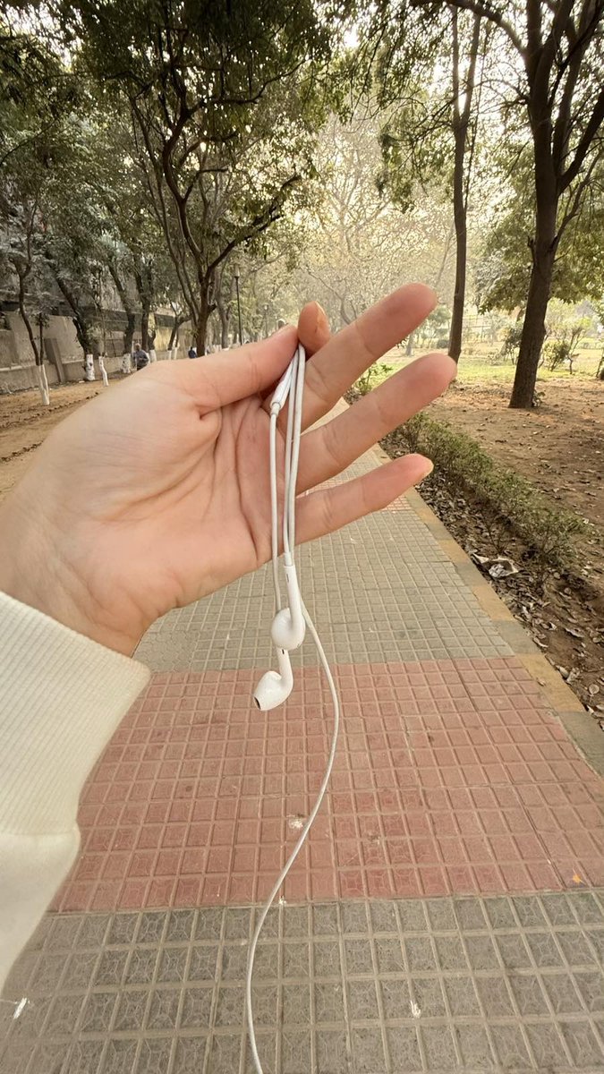 Neha Moolchandani tweet media