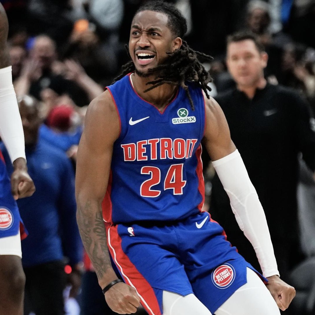 RTNBA's tweet photo. Daniss Jenkins has been cooking over the past 5 games:

20.2 PPG
7.6 APG
4.0 RPG
2.0 STL
50/44/80 splits
34.5 MP

His salary for this season is $85,300.

STEAL. 😤 https://t.co/If64PDGXhZ
