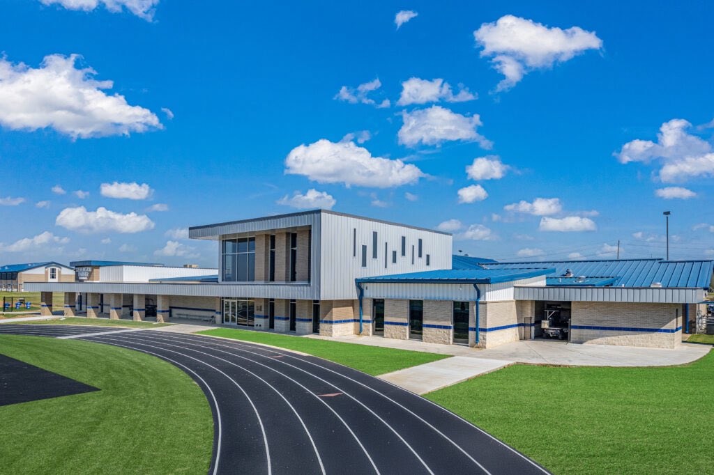 TimBrandonArch's tweet image. Big things are happening at Sterlington High! 💙🐾 From brand-new field houses and office spaces to a state-of-the-art football facility with a glass-fronted lobby overlooking the field—these additions take Panther pride to the next level!