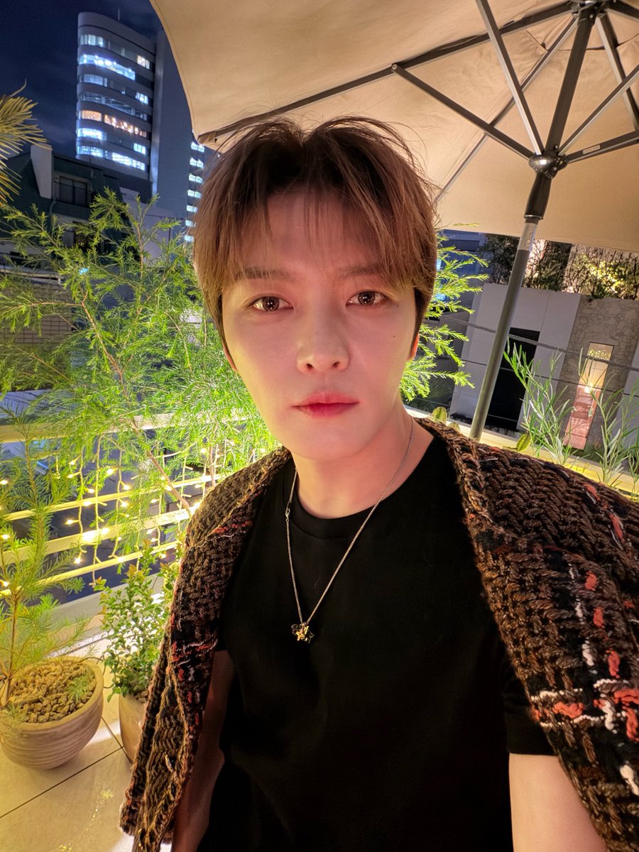 이렇게사모님outfit 입을때마다너무좋아서 눈물처흐름………. 다시근본으로돌아간 것만같고