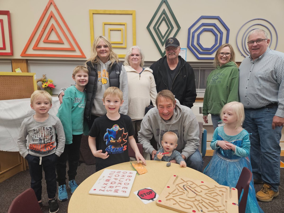 KROXRADIO's tweet image. Over 130 people participated in Crookston&apos;s Early Childhood Family Education grandparents night on Monday. For the story and pictures from the event, click below.
kroxam.com/over-130-atten…