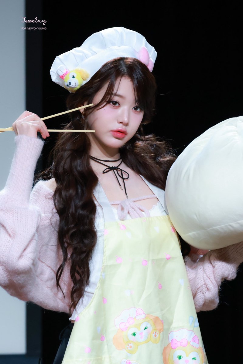 Jewelry_107's tweet photo. 251116 SW 🥢

#IVE #아이브 #원영 #장원영 #ウォニョン #WONYOUNG #JANGWONYOUNG https://t.co/MFfneSdeuK