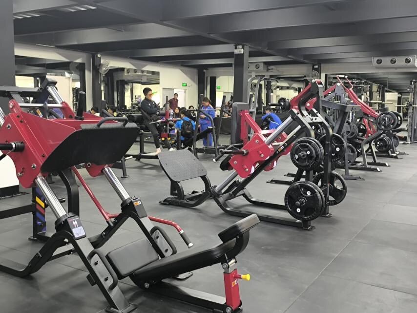 PIADesk's tweet image. Pangungunahan ni Pangulong Ferdinand R. Marcos Jr. ang muling pagbubukas ng PhilSports Complex sa Pasig City ngayong Nobyembre 19, 2025, tampok ang mas pinahusay na pasilidad tulad ng athlete’s dormitories, sports museum, dining hall at sports offices. | via PNA (📷: MPC)

#ISM