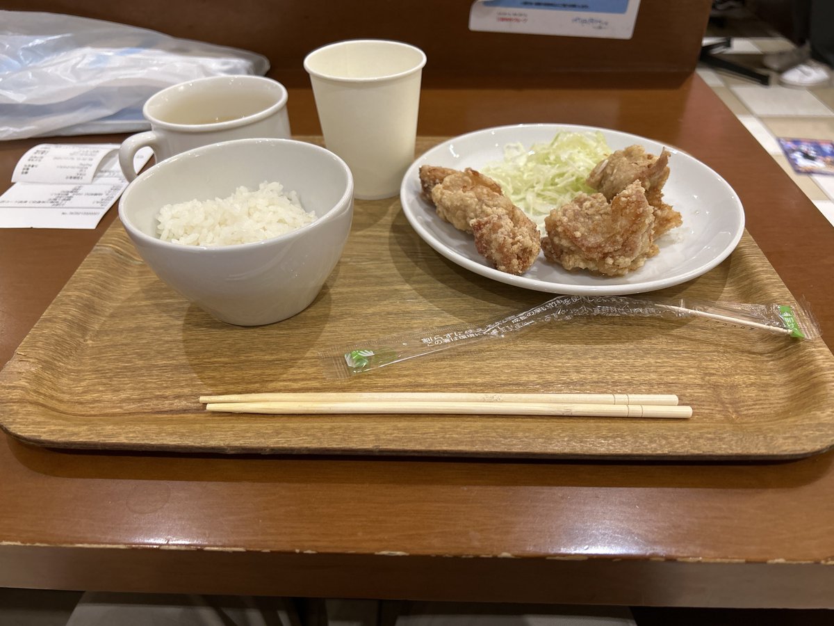 今日の昼〜。
少しつまみましたが（）