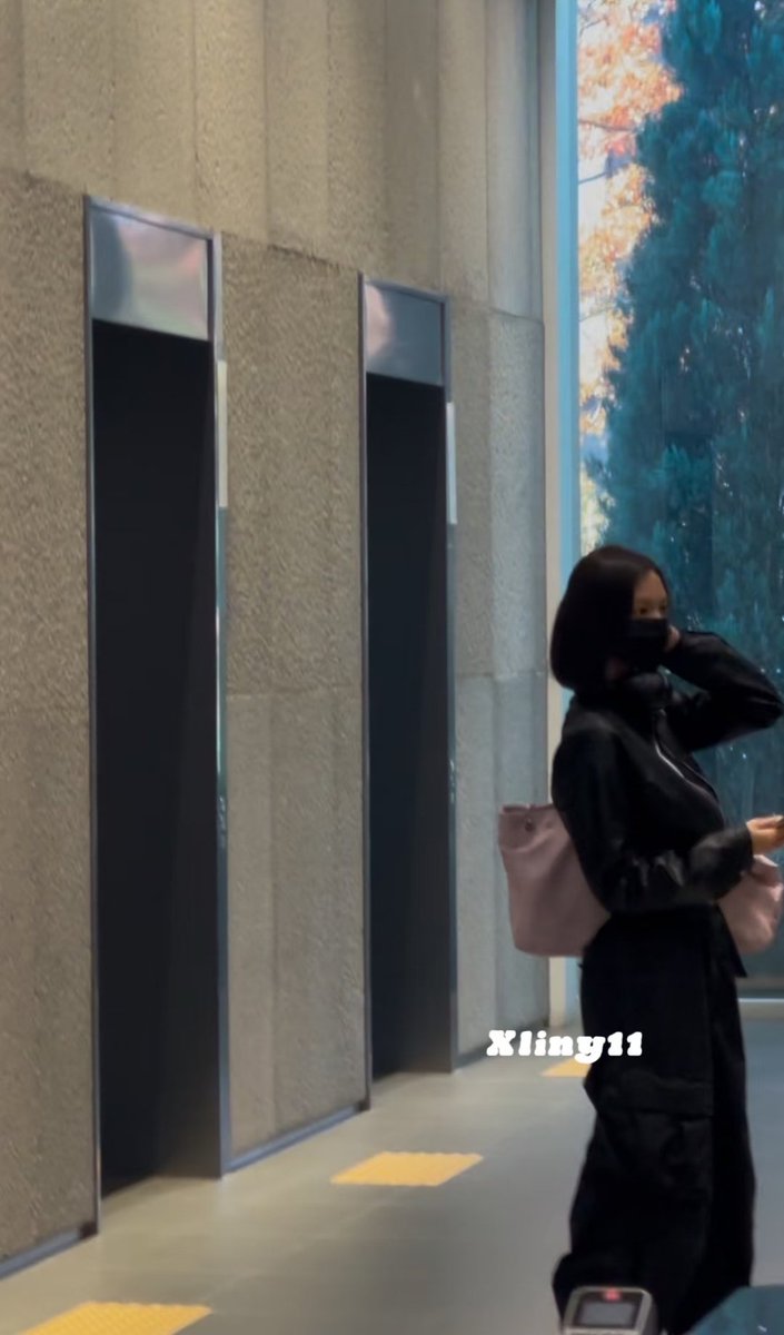 strwbrypalmtre's tweet image. Jiwoo today! 🖤