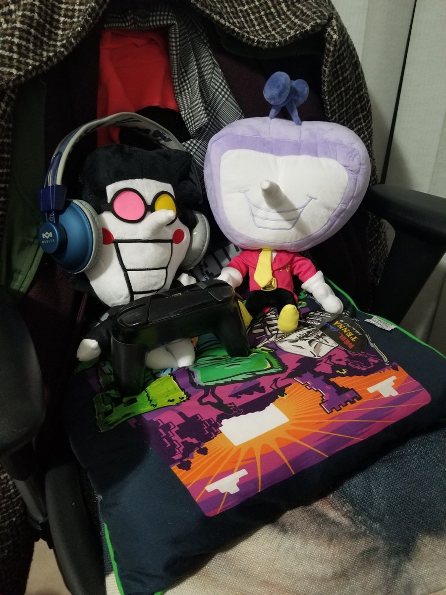 watching your partner play minecraft #spamtenna