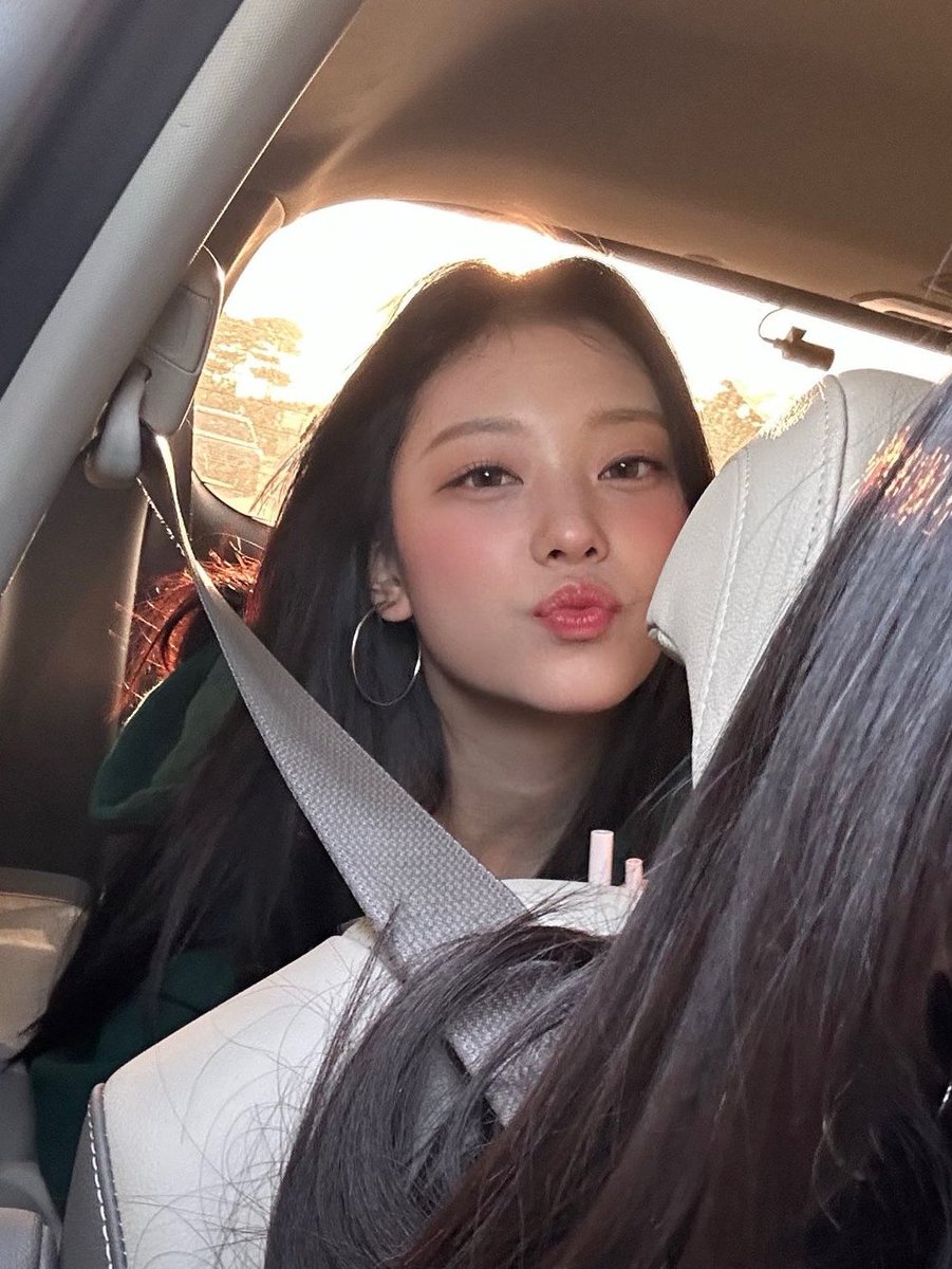 h. (@haerinfeed) on Twitter photo 