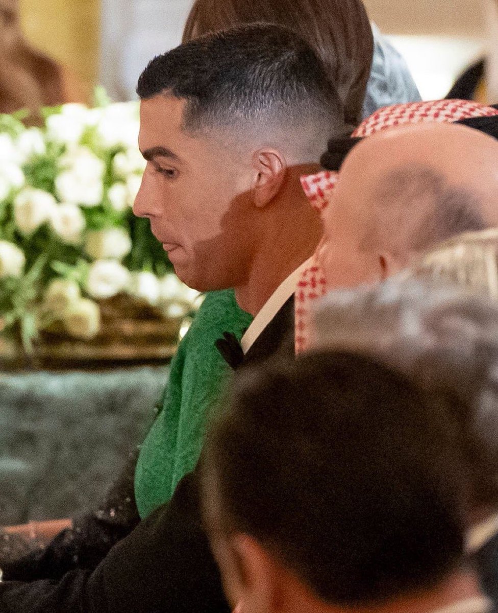 هذا كان موجود امس مع بعثة ولي العهد لواشنطن !!
اقسم بالله هذا صار ولد البلد والله 🥹🇸🇦