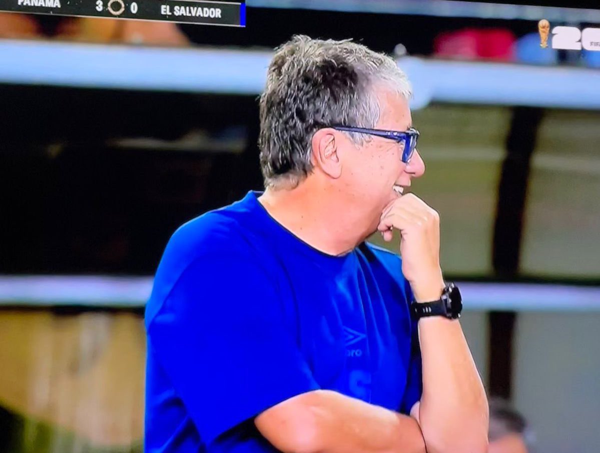 Este colombiano de mierda no debería regresar a El Salvador.