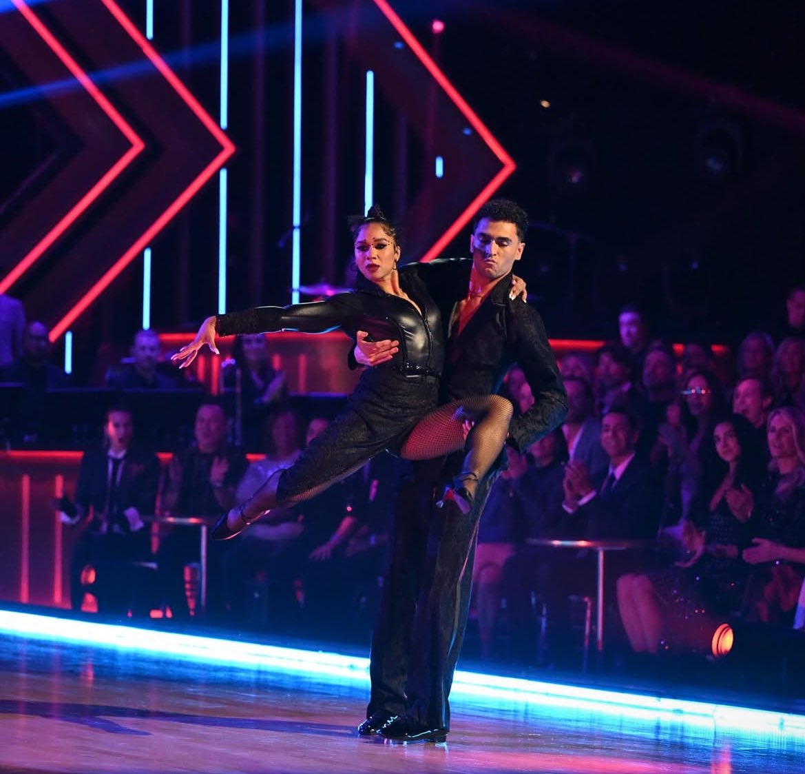 erikasrenee's tweet image. top 3 clients are in the finale life is good live laugh love #dwts