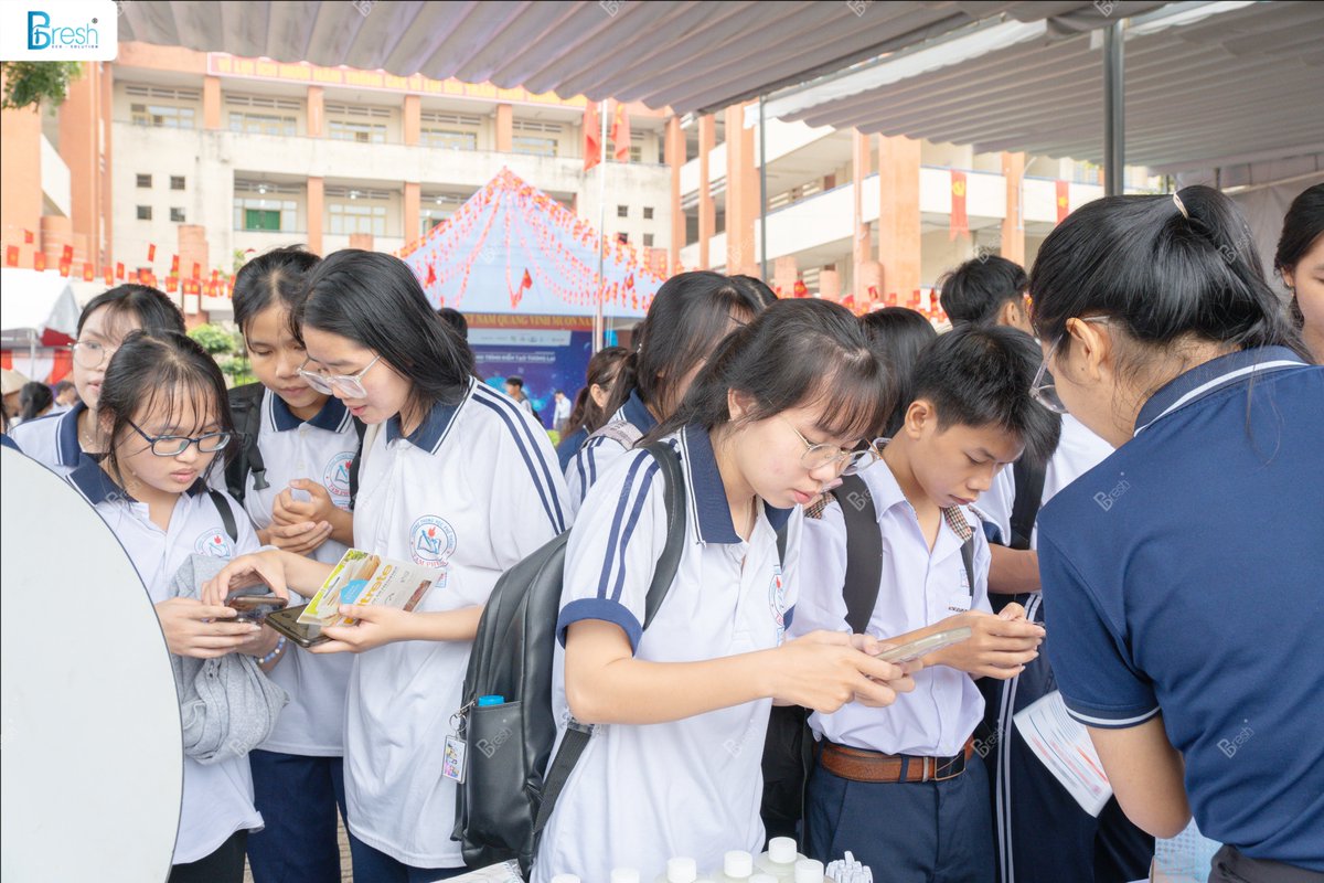 BioFix_Fresh's tweet image. WHAT DID THE STEM FESTIVAL AT TAM PHUOC HIGH SCHOOL DECODE 🦠?

BioFix Fresh&apos;s microorganisms focuses solely on decomposing accumulated grease and oil to help water drain faster, without causing any damage to the pipe material. 

#BioFixFresh #BiologicalEra #MicrobialSolutions