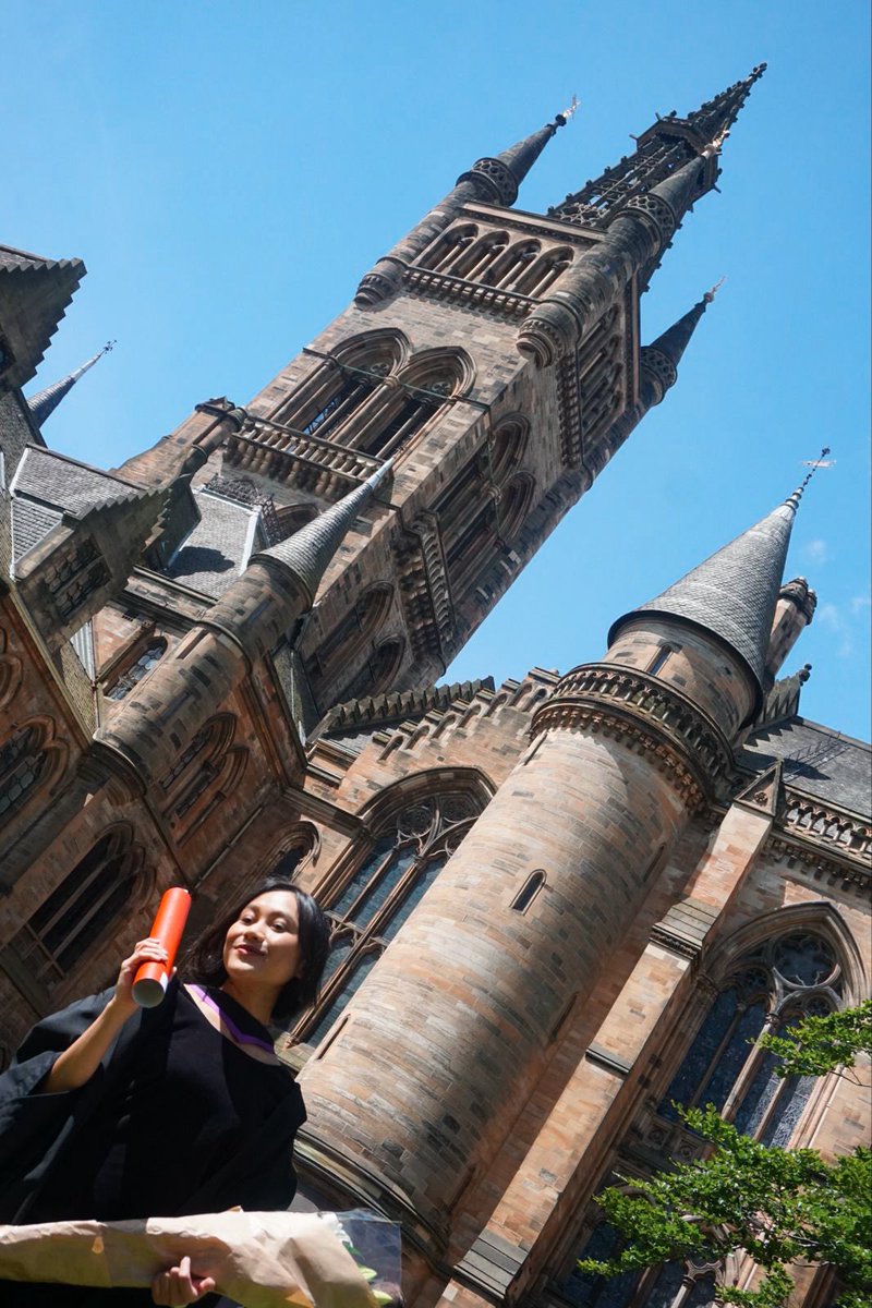 “just look at the degree on that chick”

And I’ll bag my fourth degree soon. Stay mad 🤍