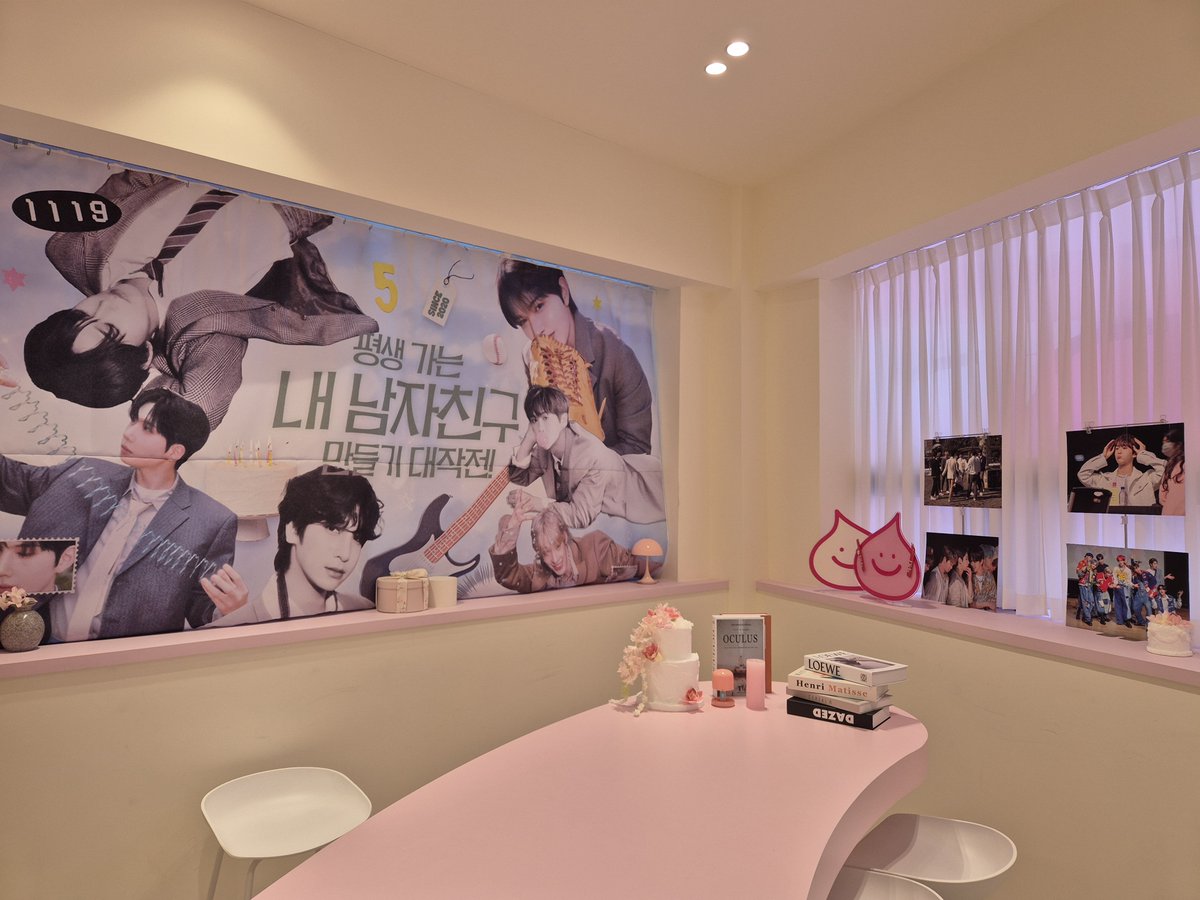 BAE_lovers_club's tweet photo. 🩷BAE173 데뷔 5주년 카페는 정상 영업 중🩷

곳곳에 멤버들이 직접 인터뷰(?)한 메시지가 남겨 있으니 찾아보세요!
(2F, 3F에서 모두 관람 및 취식 가능합니다)
#울칠삼_다섯살
#BAE173 #비에이이173
#한결 #유준 #무진 #준서 #영서 #빛 https://t.co/G7C7hTeIOT