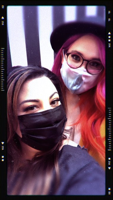 TerraCalaway's tweet image. Spent all day trying to find a recent pic, but literally who takes photos with their best friends (everyone does, I get it) so here's an oldie.

I love you @scream_it - Happiest of happy birthdays you goddess of life.