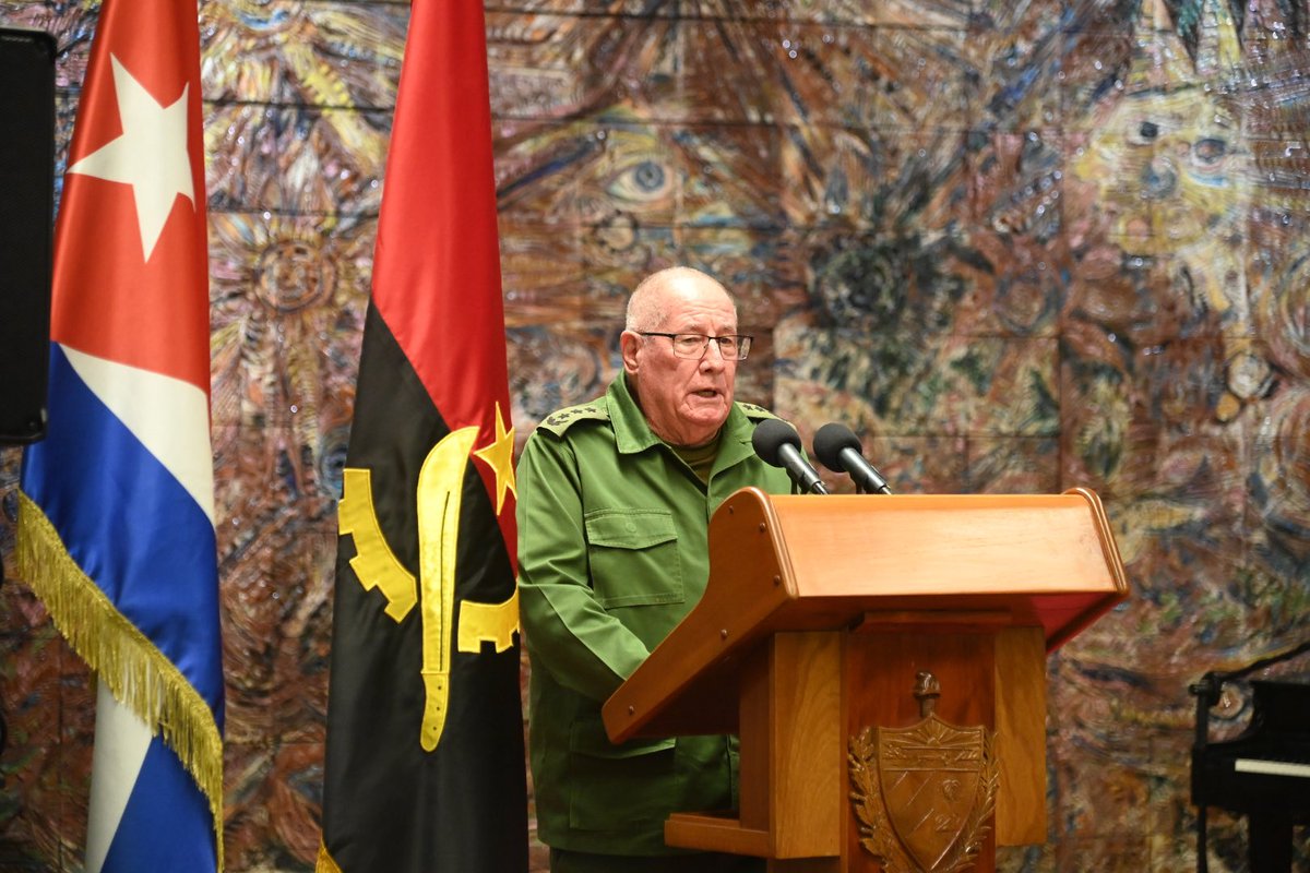 🇨🇺🤝🇦🇴 | Con la presencia del Jefe de Estado cubano, <a href="/DiazCanelB/">Miguel Díaz-Canel Bermúdez</a>, tuvo lugar, en el Palacio de la Revolución, acto en conmemoración al 50 aniversario del establecimiento de relaciones diplomáticas entre #Cuba y #Angola. 

1/2
🧵👇