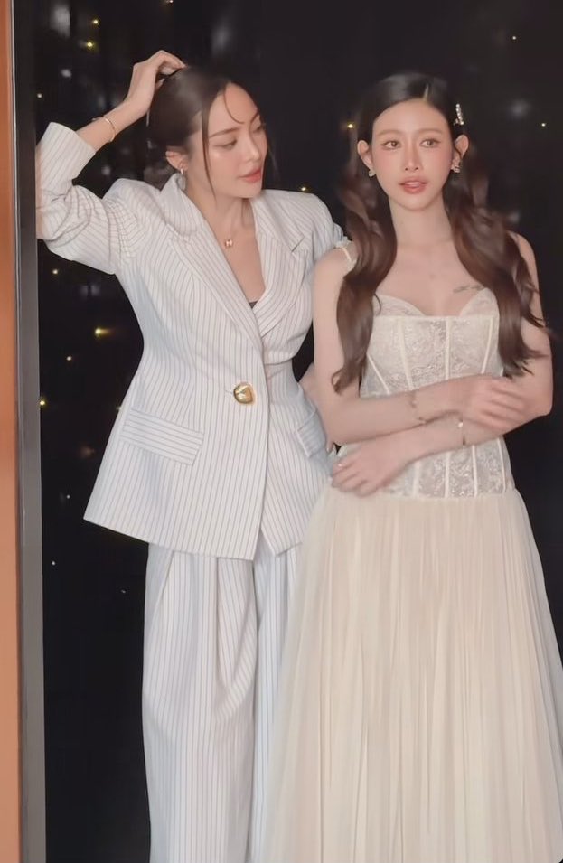 Nuch3212's tweet image. อย่าลืมยิ้มเยอะๆนะ💜🖤

19.11.25
#แน็กพัด #NackPat