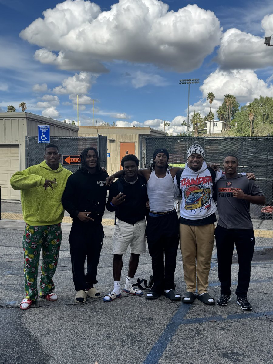 Brothers 4L🤞🏽💚 #TG <a href="/Marshjrr/">Jonathan Marshall Jr</a> <a href="/kiyel_shyne1/">Kiyel Shyne</a> <a href="/d1kd_/">Kayvion”K2” Sibley</a>  <a href="/MarquisMonroe6/">Marquis Monroe</a> <a href="/Lucas_irving09/">Lucas Irving</a>