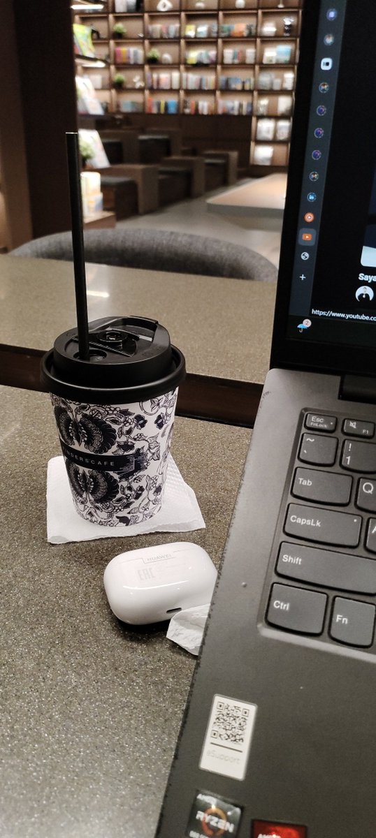 Aren latte finder cafe enak banget 🔥