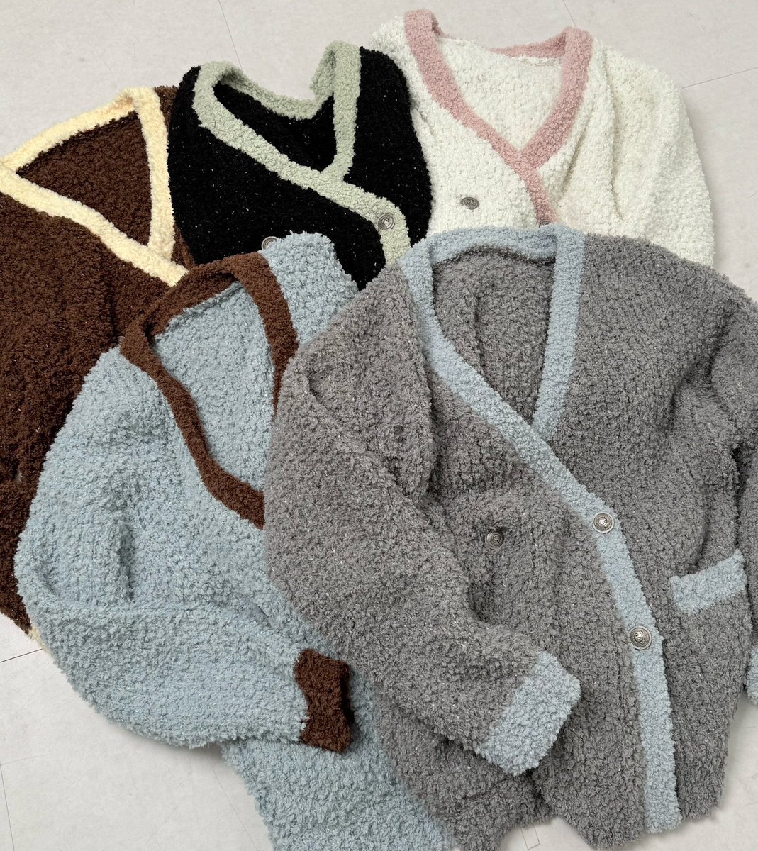 新作アンサンブルが大当たりすぎる♡ ワンピとカーディガン単品で