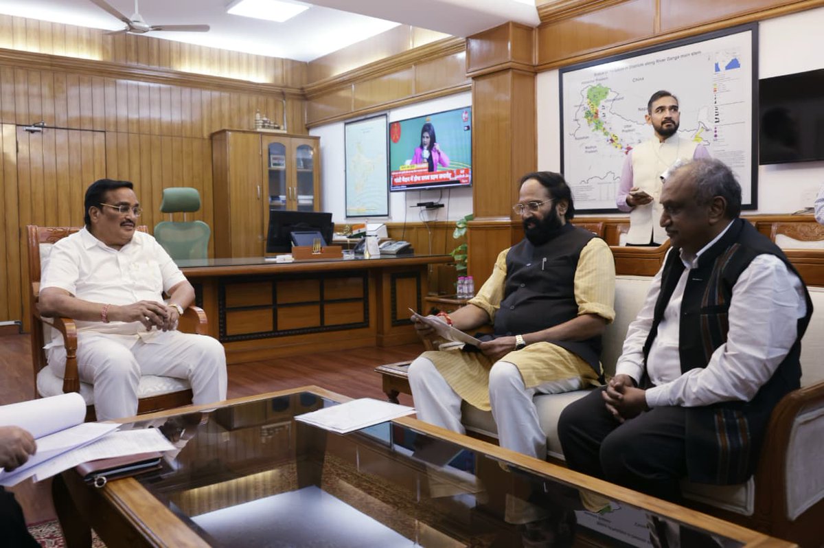 UttamINC's tweet image. Telangana pushes Centre to fast-track PRLIS, clear Sammakka Sarakka and halt Almatti expansion

•Uttam Kumar Reddy seeks urgent approvals, highlighting risks to Telangana’s assured water rights

Hyderabad, November 18: Telangana urged the Union Government to urgently expedite…