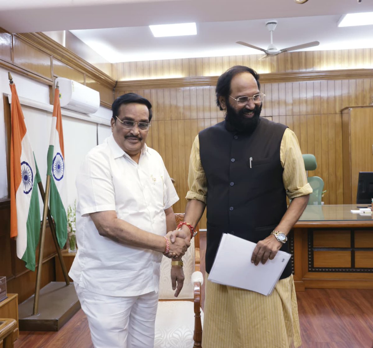 UttamINC's tweet image. Telangana pushes Centre to fast-track PRLIS, clear Sammakka Sarakka and halt Almatti expansion

•Uttam Kumar Reddy seeks urgent approvals, highlighting risks to Telangana’s assured water rights

Hyderabad, November 18: Telangana urged the Union Government to urgently expedite…