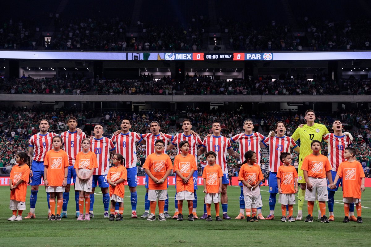 !!!!FINALLL🔚!!!!: #AmistosoFIFA
▶️Mexico🇲🇽 1 - Paraguay🇵🇾 2
⚽Jimenez🇲🇽 para 🇲🇽 / Antonio Sanabria🇵🇾, Damian Bobadilla🇵🇾 para 🇵🇾!.

!GANO PARAGUAY🇵🇾!. ✅

DATO: Paraguay🇵🇾 llevaba 3 partidos consecutivos sin ganar: 1E/2D.

📊Segunda victoria✅ consecutiva de 🇵🇾 ante 🇲🇽.