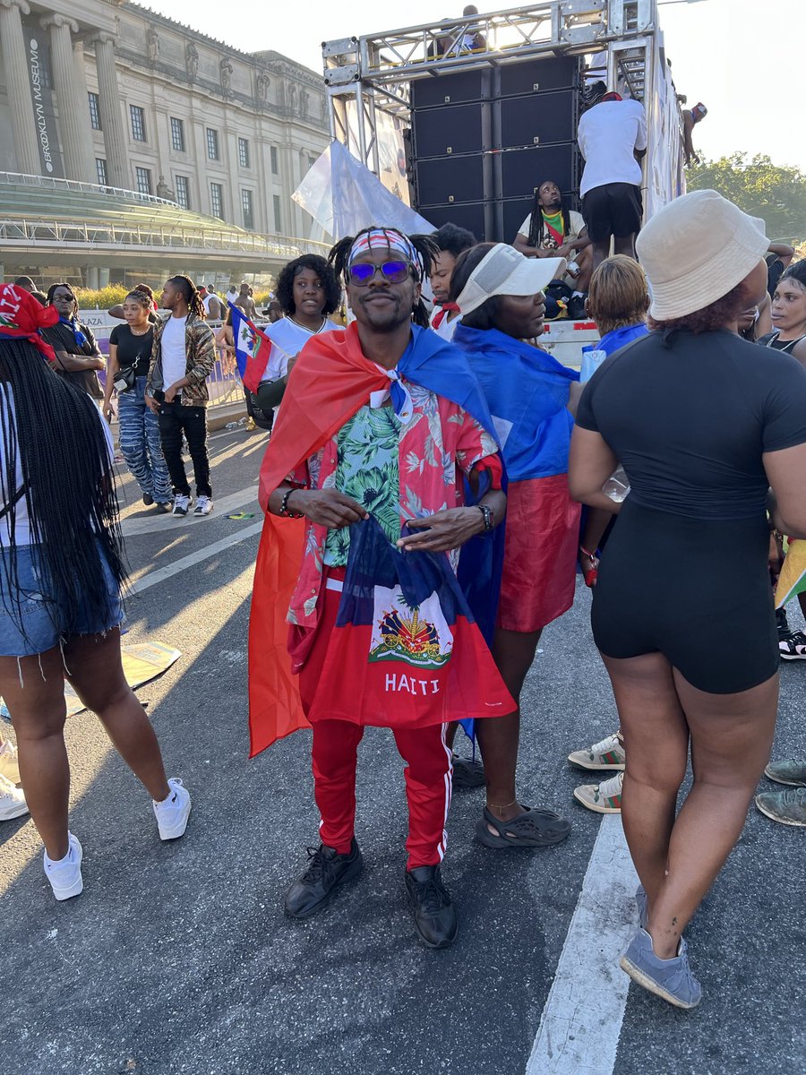 Hollywood Houngan tweet media