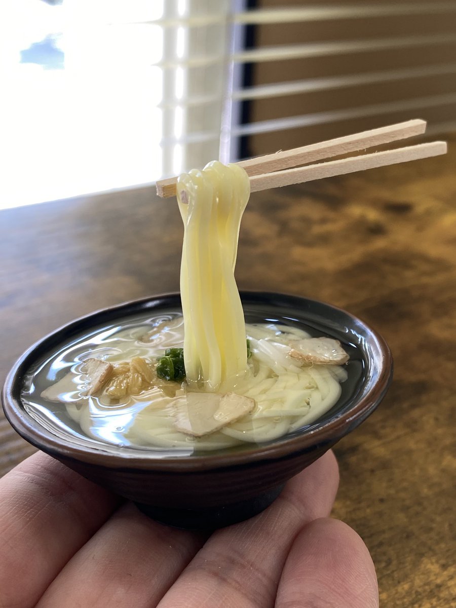 モリスさんの中華そば
ミニチュアの食品サンプルだけどお昼時に見るとお腹が空きますね〜🍜✨