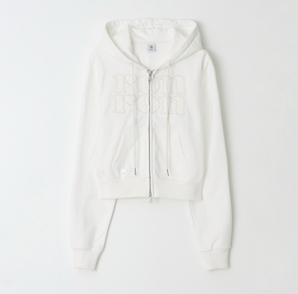 deerstore_byp's tweet image. SALE 44% 🎀 — RONRON APPLIQUE LOGO HOODED ZIP UP มี 2 สี Freesize ลดเหลือ 2,150฿ (มัดจำ 1000) ☁️🪡⭐️