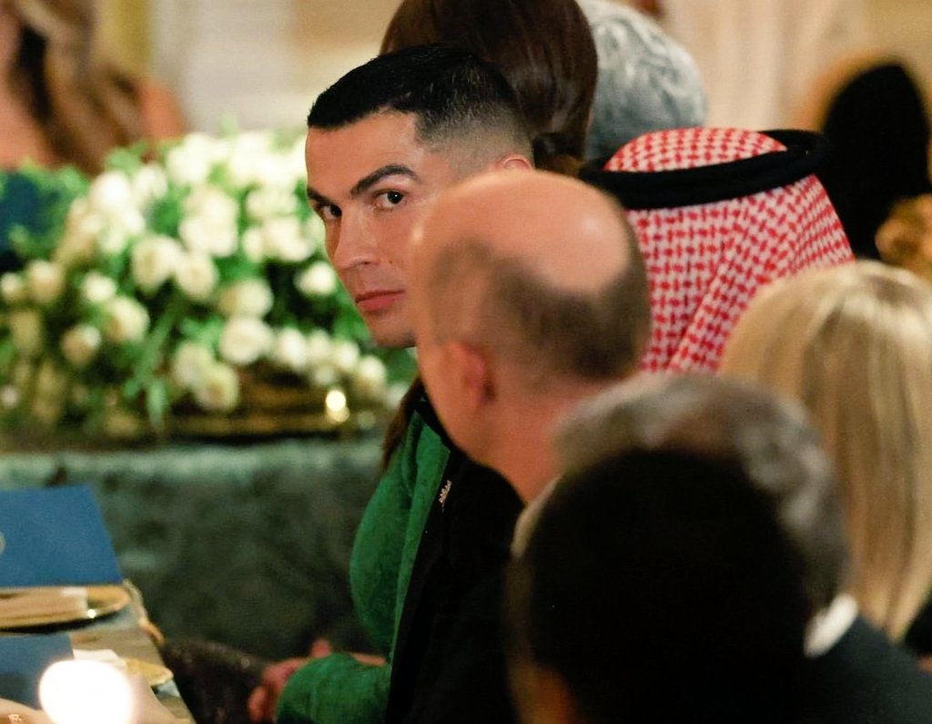 "أنا عالمي" .. 💛

كريستيانو قالها عندما وصل للنصر واليوم يثبتها
وهو يتواجد ضمن الوفد السعودي ومع أعظم قائد
وفي ضيافة البيت الأبيض.