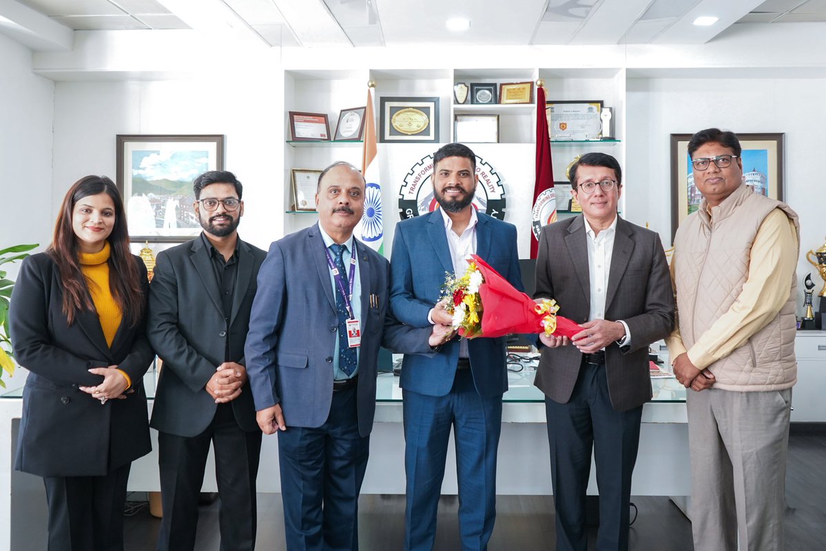 gehudehradun's tweet image. In a powerful and thought-provoking session, 𝐍𝐞𝐞𝐥 𝐑𝐚𝐰𝐚𝐭, alumnus of the MBA Batch 2013–2015, unfolded the transformative power of events and how meaningful conversations can build successful companies. 
#MBA #gehu #alumniinteraction #Global #percepective